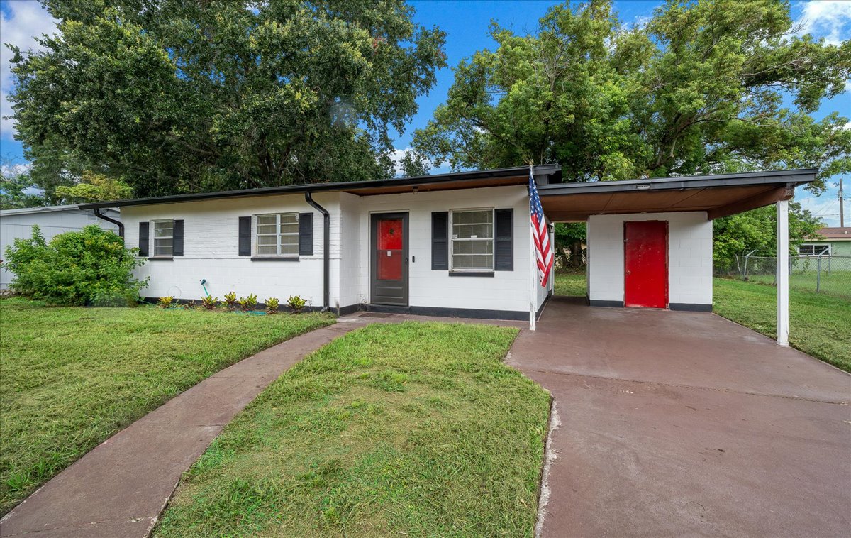 Updated concrete block home exterior in Plant City